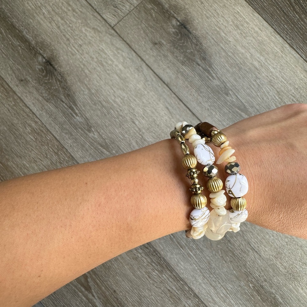 Elegant Gold and White Beaded Bracelet Set